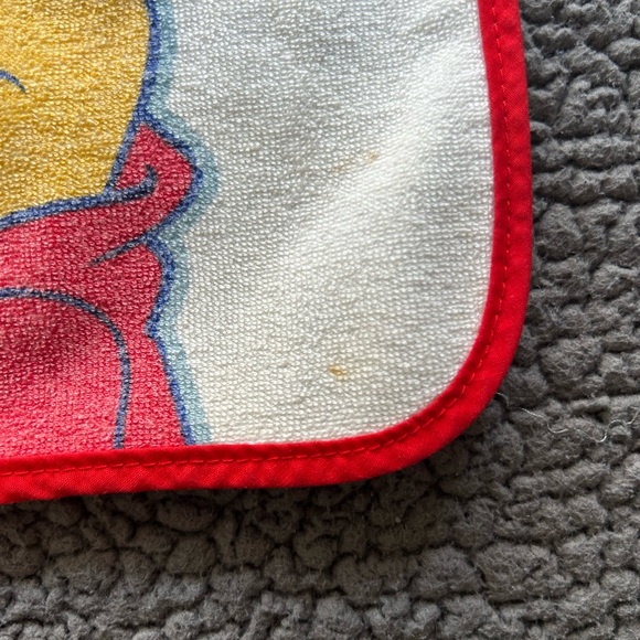 Winnie the Pooh Kids Bib and Blanket Set - Red and Cream - Picture 4 of 7
